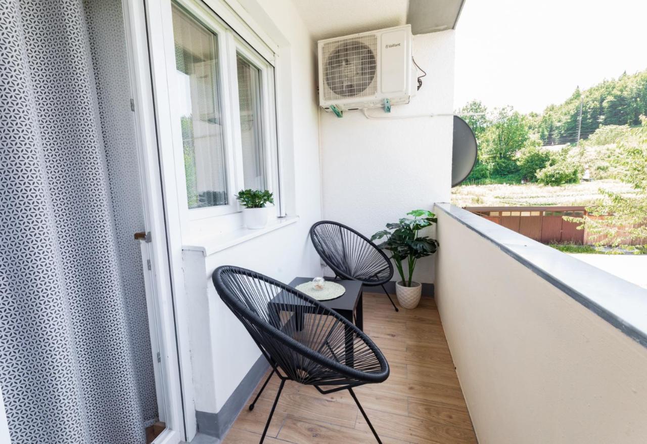 Lynx And Fox Self Check-In Free Parking Apartment Делнице Екстер'єр фото